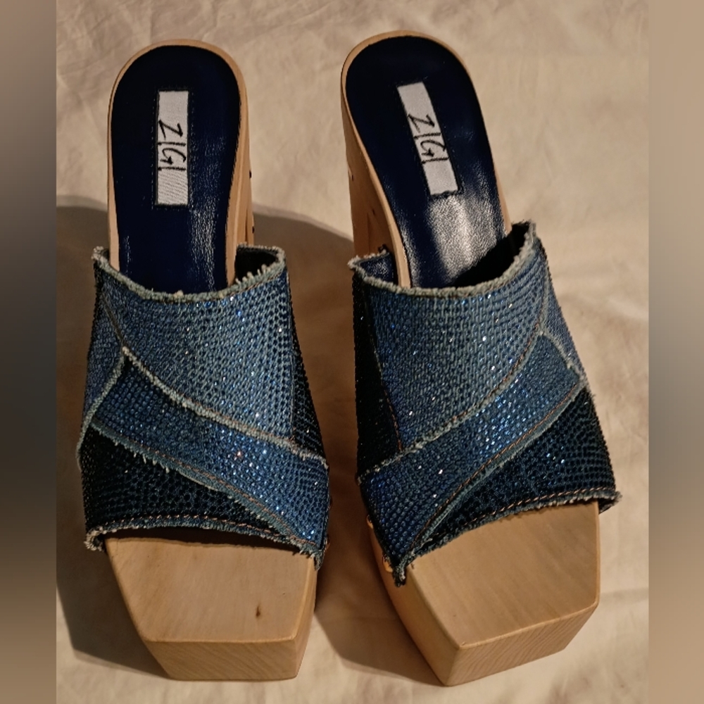 New With Box Zigi Dina Rhinestone Platform Sandals -Denim Blue Size 9